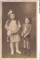 Delcampe - AVIP4-0225-ENFANT-CARTE-PHOTO - Portrait De Deux Enfants - Abbildungen