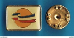 Delcampe - PIN'S //   ** LOGO / OBUT / PÉTANQUE ** - Bocce