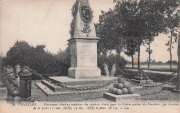 Delcampe - 41 VENDOME MONUMENT EN MEMOIRE DES COMBATS DE 1870 1871 - Vendome