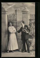 Delcampe - Foto-AK RPH SBW 6897 /98: Liebesgeständins, Frau Lehnt Am Tor, Der Mann Umwirbt Sie - Fotografie