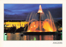 Delcampe - 49 ANGERS LA FONTAINE DU MAIL ET L HOTEL DE VILLE DE NUIT - Angers