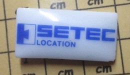 Delcampe - Pin512h    MARQUE SETEC LOCATION PIN'S EN CERAMIQUE LIMOGES - Merken