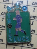Delcampe - Pin512h    SPORT CLUB FOOTBALL ASO TROIS-LUCS .... Luc Surre , Luc Sassion Et Luc Yluke ? - Fussball