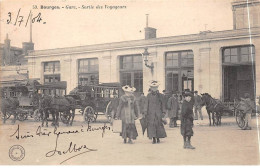 Delcampe - BOURGES - Gare - Sortie Des Voyageurs - Très Bon état - Bourges