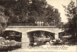 Delcampe - CPA Douane Douanes Bourg Madame Pont International Sur Le Raour Riviere Formant La Frontiere Entre France Et Espagne - Zoll