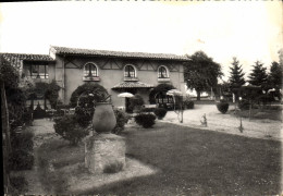 Delcampe - CPSM Hostellerie Au Clos Fleuri Montrejeau - Montréjeau