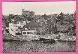Delcampe - ROYAUME-UNI - THE OLD HOUSE HOTEL, WINDSOR, SHOWING RIVER RESTAURANT AND GARDENS - CIRCA 1676. BUILT BY SIR ..... - Windsor