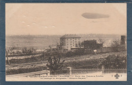 Delcampe - 94 - CACHAN - Vue Sur Cachan Prise Des "Lumières" - Ecole Des Travaux Publics - Le Passage Du Dirigeable "Clément Bayard - Cachan