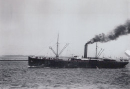 Delcampe - PRINS FREDERIK HENDRIK Cargo Ship 1904 Postcard Size Real Photo #SDD638.A - Handel