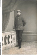 Delcampe - AVGP4-0222-MILITAIRE - Portrait De Soldats En Tenue - Uniformen
