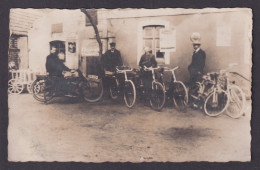 Delcampe - Vintage Postcard GERMANY, RPPC Men On Bicycles, Sports - Radsport