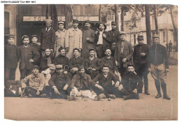 Delcampe - CAR-AGBP10-0474-MILITAIRES - CARTE-PHOTO - Groupe De Soldats - Touring - Office - Uniformen