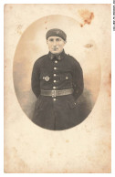 Delcampe - CAR-ABWP8-0828-MILITARIA - Un Soldats En Uniformes - Carte Photo - Uniformen