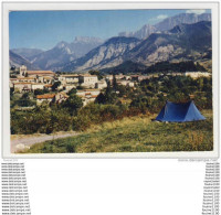 Delcampe - Carte Format 15 X 10,5 Cm De Die  Au Fond La Glandasse ( Camping Sauvage )  ( Recto Verso ) - Die