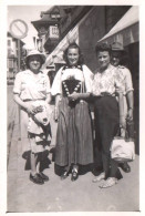 Delcampe - Interlaken - Photo Ancienne - La Fête Fédérale Suisse - Femme En Tenue Locale - Suisse Switzerland Schweiz - 9x6 Cm - Interlaken