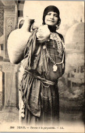 Delcampe - TUNISIE - TUNIS - Femme A La Gargoulette - Tunesien