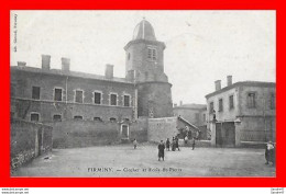 Delcampe - CPA (42)  FIRMINY.  Clocher Et école Saint-Pierre, Animé Enfants ...*1548 - Firminy