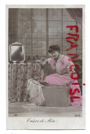 Delcampe - Femme En Rose, Bébé Au Bain:" Trésor De Mère " Par Sazerac - Frauen