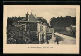 Delcampe - CPA La Croix Blanche, Entrée De La Forêt - Sonstige & Ohne Zuordnung