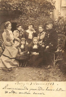 Delcampe - Belley , Ain * Carte Photo 1903 * Famille Du Village Et Homme Militaire Régiment Avec Médailles - Belley