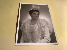 Delcampe - Arles Carte Photo Genre Cpm La Reine D’Arles Photo George - Arles