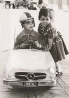 Delcampe - Deutschland Unbekannt Kinder Mit Mercedes 190 SL Tretwagen Verschickt #PBK998 - Sonstige & Ohne Zuordnung