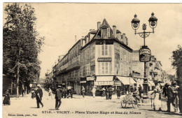 Delcampe - Vichy Place Victor Hugo Et Rue De Nimes - Vichy
