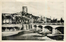 Delcampe - CPA Crest Drome Vue Centrale Le Quai Et Le Pont - Crest