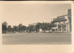 Delcampe - CONGO BELGE      ROND POINT. AV.BEI'ETOILE PHARMACIE COPHACO.    CARTE PHOTO - Belgisch-Kongo