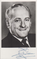 Delcampe - Hughie Green Opportunity Knocks Hand Signed Vintage Photo - Cantanti E Musicisti