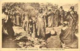 Delcampe - AFRIQUE ORIENTALE PREPARATION D'UN REPAS DE FETE MISSIONS DES PERES DU ST ESPRIT - Tanzanie