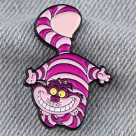 Delcampe - Pin's Pins Chat Du Cheshire Alice Au Pays Des Merveilles Cheshire Cat Alice In Wonderland (Réf 2) - Disney