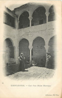 Delcampe - ALGERIE  CONSTANTINE  COUR D'UNE MAISON MAURESQUE - Konstantinopel