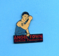 Delcampe - Rare Pins Cinema Angel Town Zenith Productions E140 - Cinéma
