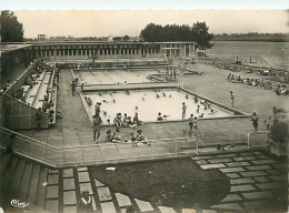Delcampe - Carte Postale - 71 - Macon - Centre Nautique - Les Piscines - CPSM Grand Format - Voir Timbre - CPM - Voir Scans Recto-V - Macon