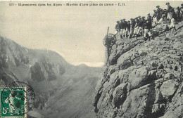 Delcampe - Carte Postale Ancienne - Militaria - Manœuvres Dans Les Alpes - Montée D'une Pièce De Canon - Animée - CPA - Voir Scans - Manöver