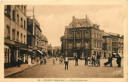 Delcampe - Carte Postale Ancienne - 76 - Elbeuf - Place Lemercier - Animée - CPA - Voir Scans Recto-Verso - Poscard - Carta Postal - Elbeuf