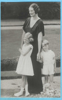 Delcampe - Belgique-Famille Royale-La Princesse Astrid Et Ses Enfants-Joséphine Charlotte Et Baudouin-Edit.Axel Eliassons,Stockholm - Königshäuser