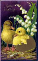 Delcampe - CPA Glückwunsch Ostern, Entenküken, Maiglöckchen, Eierschale - Ostern