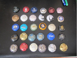 Delcampe - LOT 24 CAPSULES MUSELETS DE CHAMPAGNE VRANKENDUVAL FEUILLATTE MERCIER MOET GERMAIN JACQUARD - Collections