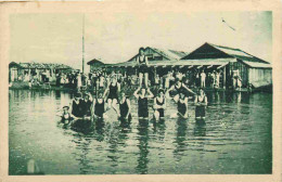 Delcampe - Carte Postale Ancienne - 33 - Gujan-Mestras - La Barbotière - Un Groupe De Baigneurs - Animée - Femme En Maillot De Bain - Gujan-Mestras