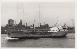Delcampe - Nederland Haven Tanker Motorvrachtschip Frans Van Seumeren Real Photo #SCX084 - Tanker