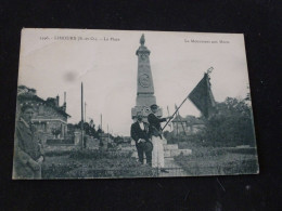 Delcampe - LIMOURS , La Place , Le Monument Aux Morts ........... 31012 - Limours
