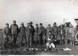 Delcampe - 6V4Pt Grande Photo (17cm X 12cm) Chasse Chasseurs Fusil Chien Au Portugal En 1981 Caçadores - Jagd