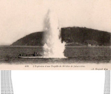 Delcampe - 75Cc   Militaria Torpille Explosant Cpa En TBE Et DND - Manöver