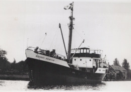 Delcampe - SUNGEI ASAHAN Cargo Ship 1950 Postcard Size Real Photo #SDF985 - Handel