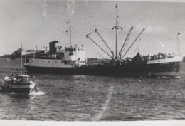 Delcampe - HELLA HOEPNER Cargo Ship 1945 Postcard Size Real Photo #SDF983 - Handel