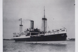 Delcampe - Generaal Van Der Heijde Cargo Ship Postcard Size Real Photo #SDF948 - Handel