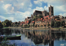 Delcampe - 89 AUXERRE LES BORDS DE L YONNE ET LA CATHEDRALE ST ETIENNE - Auxerre