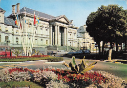 Delcampe - 15 AURILLAC LE PALAIS DE JUSTICE ET LA CROIX DE LA VILLE - Aurillac